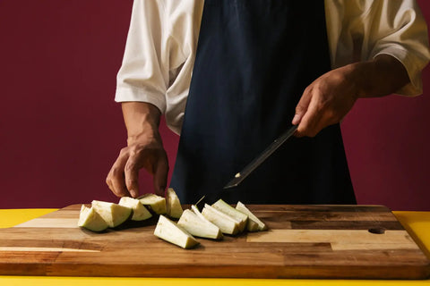 slicing eggplant